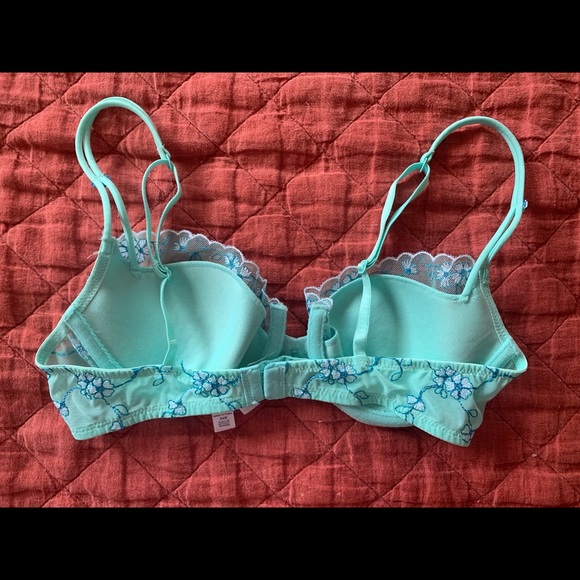 VS bra bundle - Picture 3 of 12